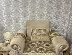 продаю диван и кресло