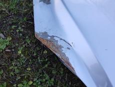 Капот под рихтовку Тайота Вокси