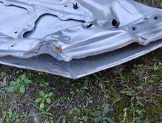 Капот под рихтовку Тайота Вокси