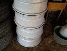 Продам диски и шины от геленвагина 