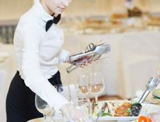 Требуется официанты!