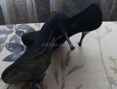 Туфли от Балдинини, Италия