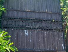 Забор железный 