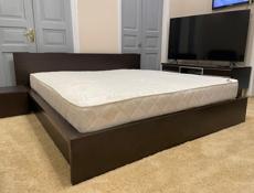 Кровать с матрасом 