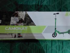 Продаю самокат новый в коробке,в идеальном состоянии, катался пару раз.