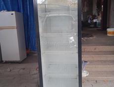 Продается витринный холодильник