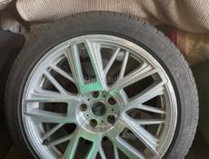 Шины с дисками в хорошем состояние