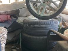 Шины с дисками в хорошем состояние