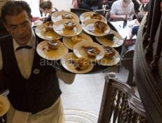 Официанты круглый год!