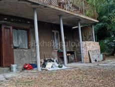 За 2,5 млн.руб. Продается 2 х этажный жилой дом с участком 6 соток в Сухуме