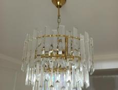 Продаю люстру очень красивая 