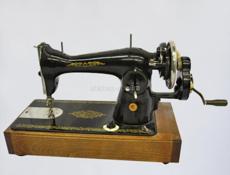 Швейная машина 