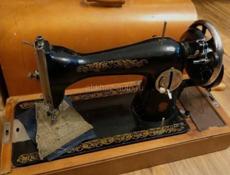 Швейная машина 