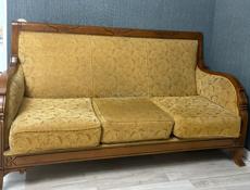 Продам диван с креслами