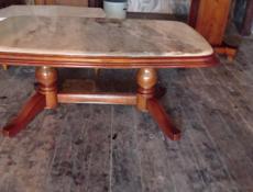 Мраморный стол