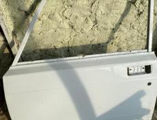 Передняя левая дверь