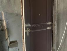 Входная дверь металическая! 