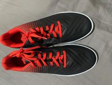 Бутсы футбольные французский бренд 35:36:30:31 раз.