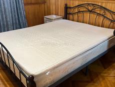 Продам кровать и тумбы