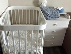 Продам детскую кровать и комод(пеленальный) 