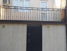 Двухэтажный дом ( квартира ) в центре города.