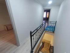 Двухэтажный дом ( квартира ) в центре города.