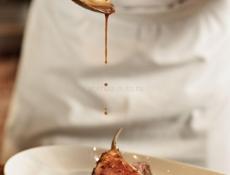 Приглашаем на работу повара холодного и горячего цехов