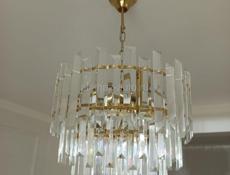 Продаю люстру очень красивая (возможен торг)