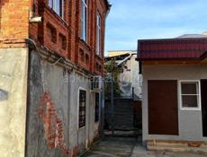 Продаётся двухэтажный дом в центре Сухума #105