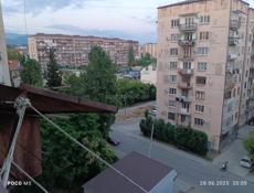 Продаётся двухкомнатная квартира новый район 7 этаж кераз 16