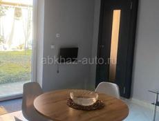 Комплект стол ( диаметр 90 см) , 4 стула . Все новое . 11 тыс