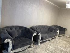 продаю диван и 2 кресла 