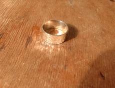 Продаёться колечко ,ручной работы серебро