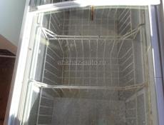 Продаѣться морозилка 