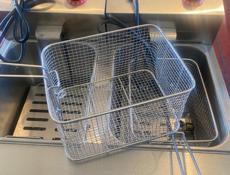 Фритюрница новая 