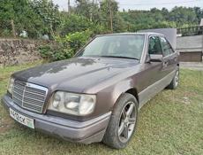 Mercedes-Benz 124