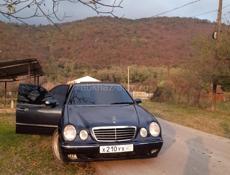 Mercedes-Benz 200-Series