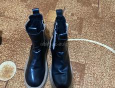 Продаю пальто и сапоги