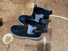 Продаю пальто и сапоги