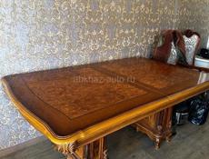 Продается деревянный стол 