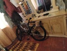 Продам велосипед скоростной в идеальном состоянии писать на ветсап 