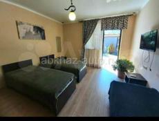 Сдаётся 2номера в мини гостинице, вай фай, телевизор, стиральная машина, г Гагра, тел +79409903008, цена 8тыс в месяц.