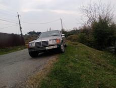 Mercedes-Benz 124