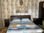 Сдам по суточно домик на 2х человек , с кухней и санузлом 