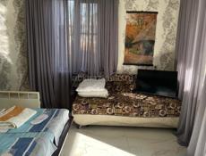 Сдам по суточно домик на 2х человек , с кухней и санузлом 