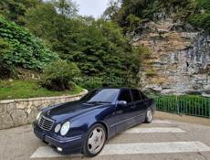 Mercedes-Benz 200-Series