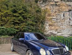 Mercedes-Benz 200-Series