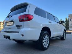 Toyota Sequoia