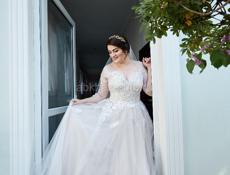 Продам свадебное платье! Одевалось один раз.