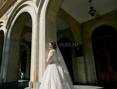 Продам свадебное платье! Одевалось один раз.